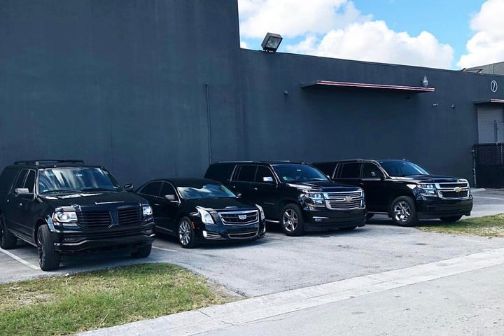 Dallas Departure Chauffeur Driven Transport - Photo 1 of 2